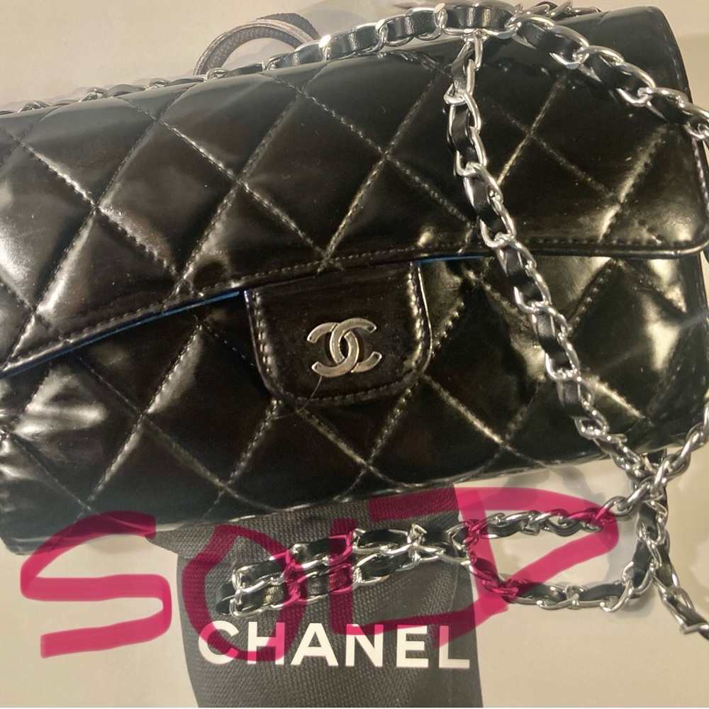 Authentic Chanel patent Black leather Trifold Wallet with chain